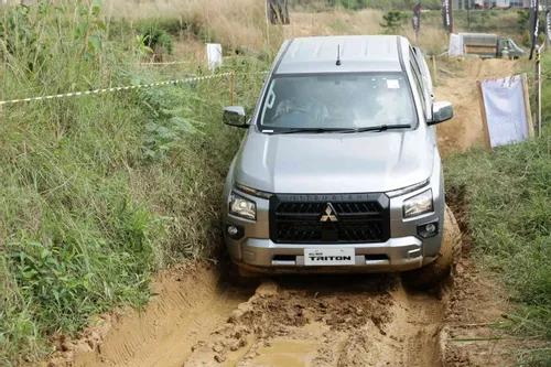 Apa Komentar Para Jurnalis Terhadap All-new Triton Ketika Dibawa Offroad?