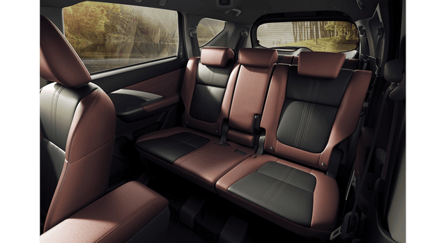 Barisan Kedua Tempat Duduk yang Luas