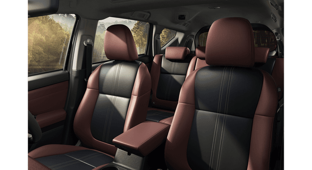 Kursi Kulit Sintetis Dua Warna dengan Pelindung Panas